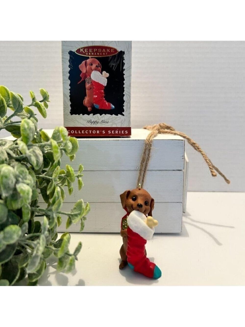 1996 Hallmark Keepsake "Puppy Love - Dachshund" Ornament “6th in Series